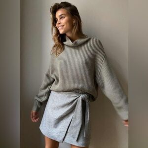 Wilfred light grey wool cashmere blend Wrap-Front Skirt from Aritzia Sz:0 NWOT